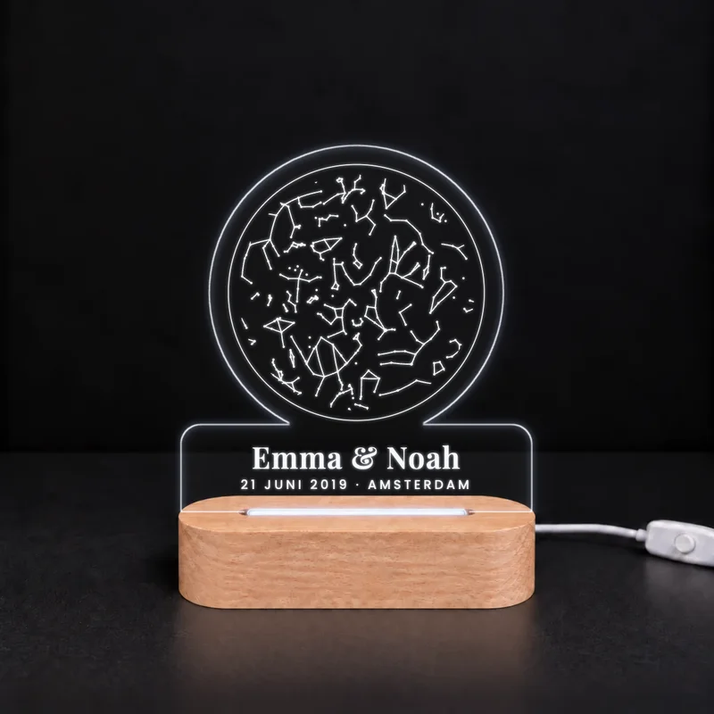 Sterrenhemel in een cirkel voor Emma en Noah als gegraveerd lampje